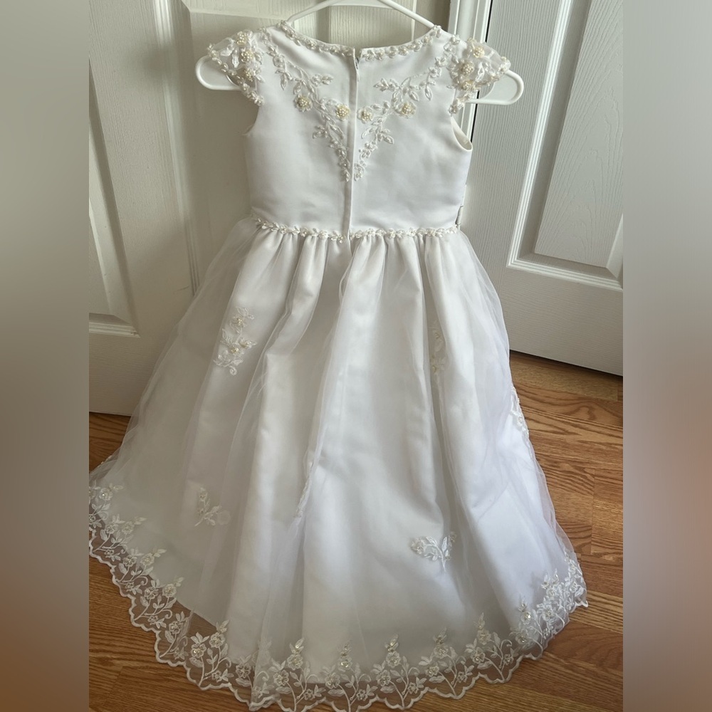 Girl's dress number 7 white with glitter